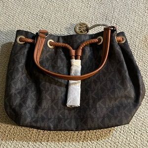 Michael Kors Jet Set Large Gathered Tote Bag